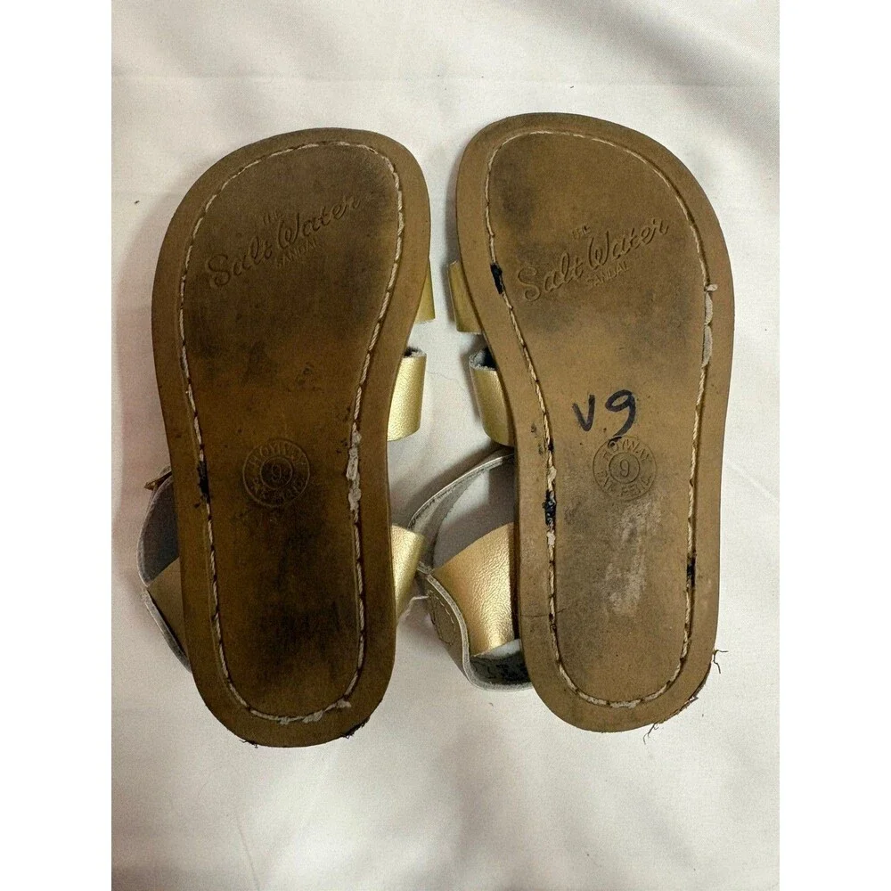Original/Authentic Salt Water Sandals by Hoy Kid Size 9 Gold